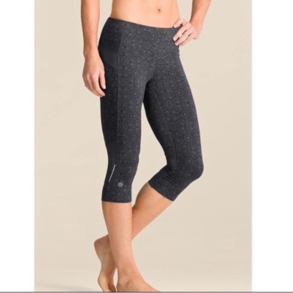 Athleta Bare to Run Knicker Leggings - Picture 9 of 9
